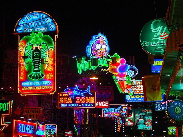 neon-lights-226174_640
